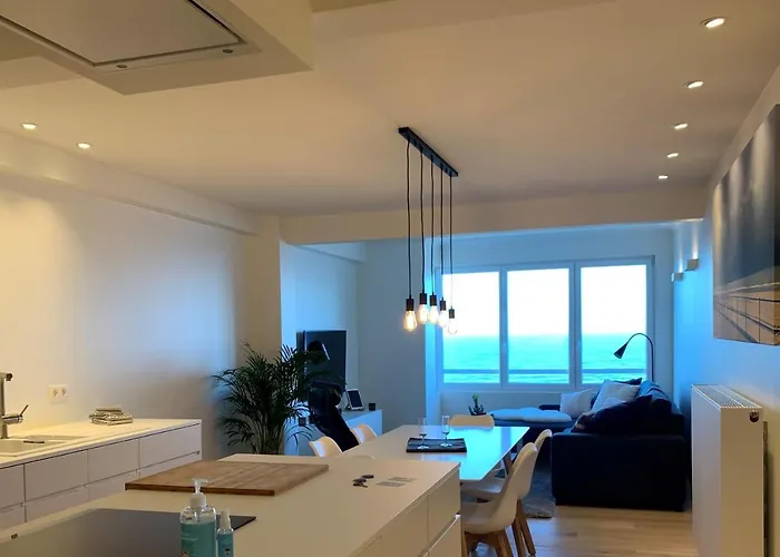 OSKAR luxe appartement op zeedijk met zeezicht