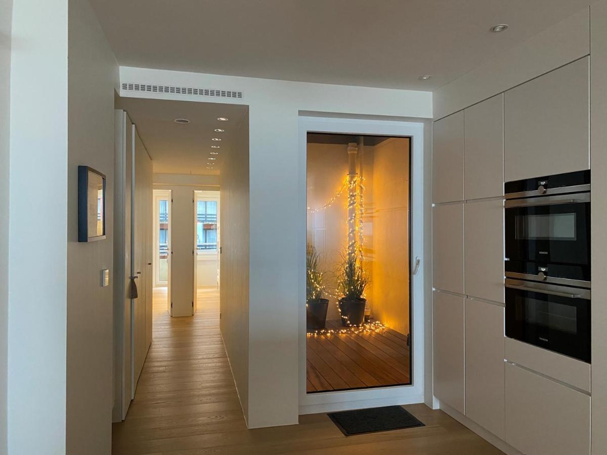 Appartement Oskar Luxe Op Zeedijk Met Zeezicht Oostende